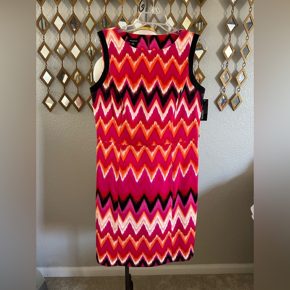 Chic Zigzag Midi Dress in Pink and Orange